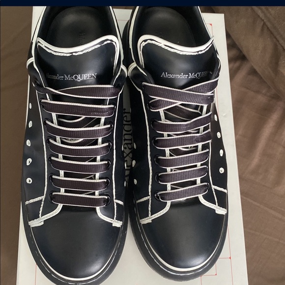 Alexander McQueen Black \u0026 White Outlined Size 43 | Color: Black/White | Size: 10.5 | George_430's Closet